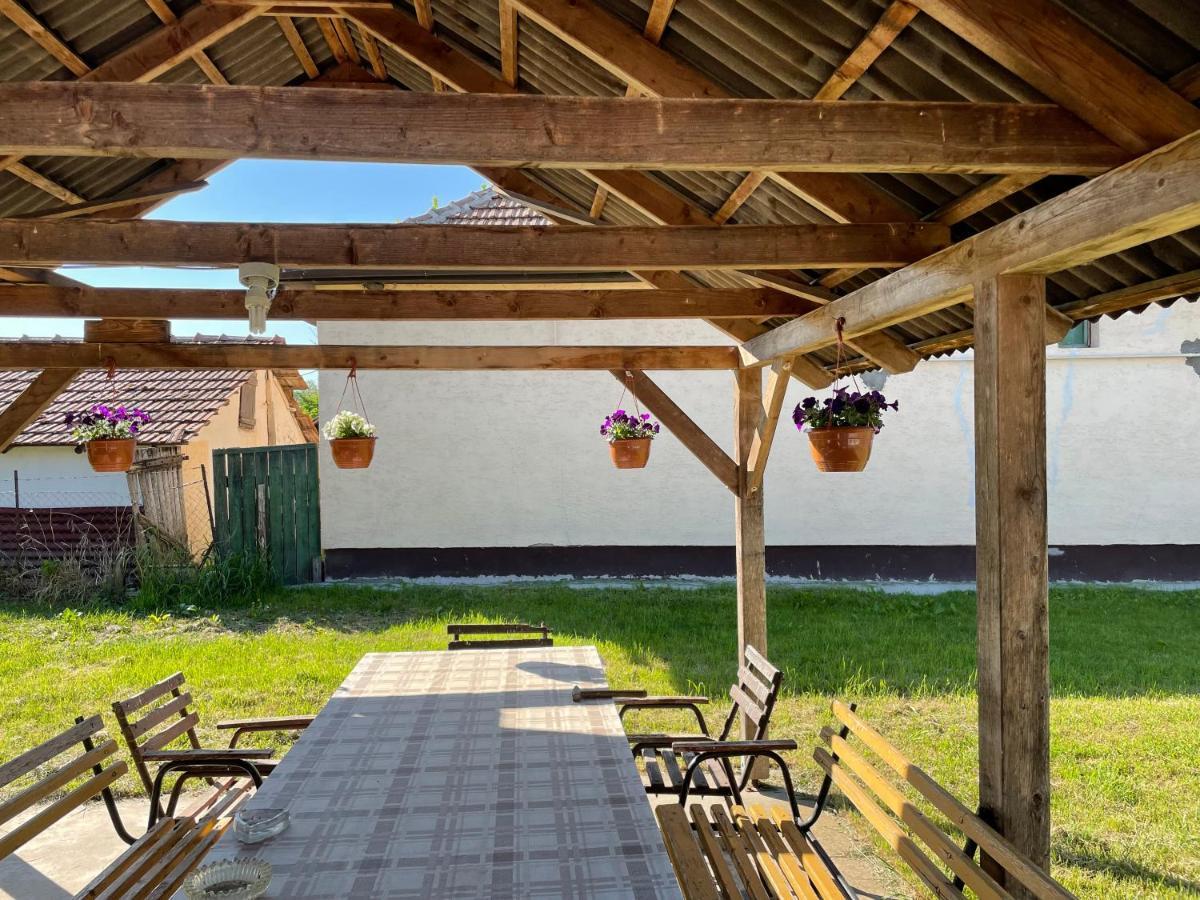Апартаменти Zsuzsa Apartman Поросло Екстер'єр фото